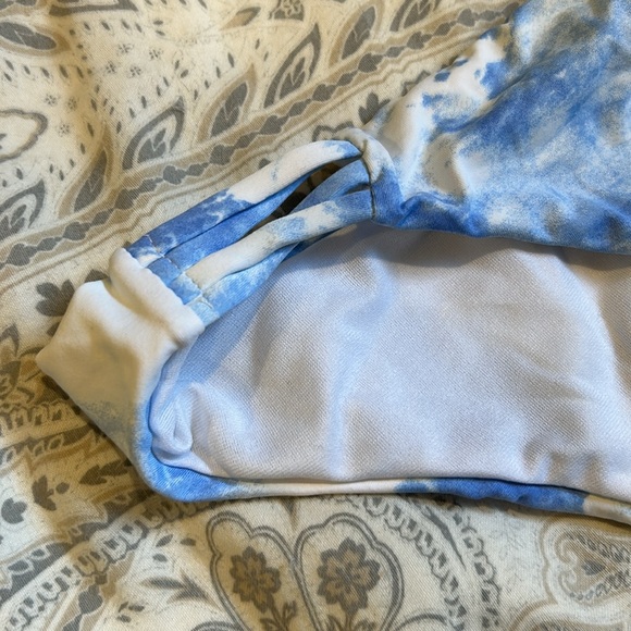 Swimsuit - Picture 6 of 8